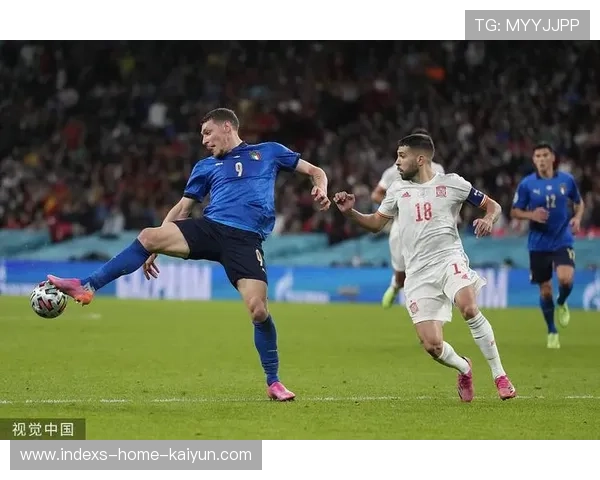 意大利再遭绝平，全队跪地——激情与遗憾交织的足球之夜